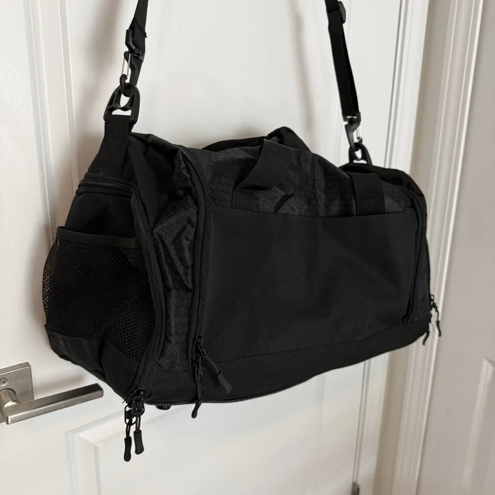 FocusGear Ultimate Gym Bag 2.0, 15x10x9